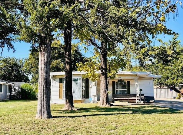 1819 E May Street, Sherman, TX 75090