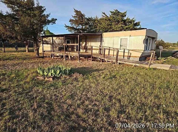 201 5th St, Elgin, OK 73538-9048