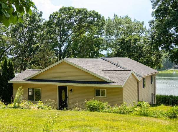 7229 Bordeau Drive NE, Belding, MI 48809