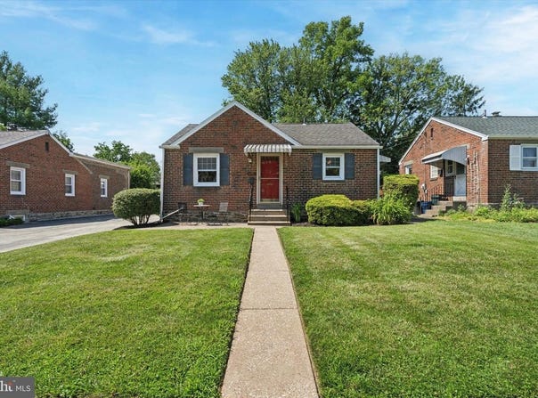1328 WARREN AVE, HAVERTOWN, PA 19083