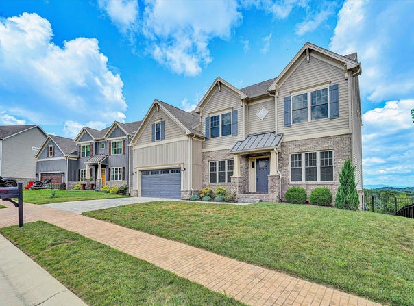 6982 Linn Cove CT, Roanoke, VA 24018