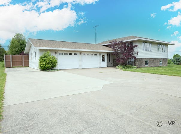 3012 S Golf, STOCKTON, IL 61085