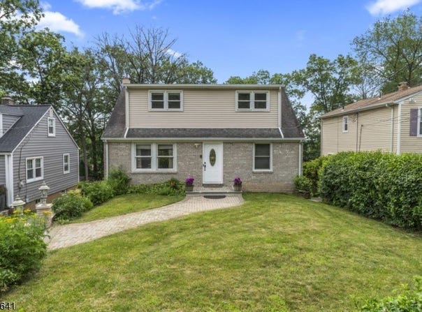 109 Interhaven Ave, North Plainfield Boro, NJ 07060-3639