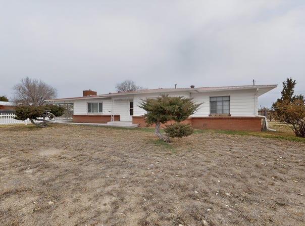718 E Pueblo, Espanola, NM 87532