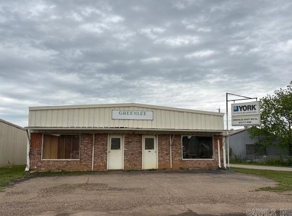 322 E Avenue A, Hope, AR 71801