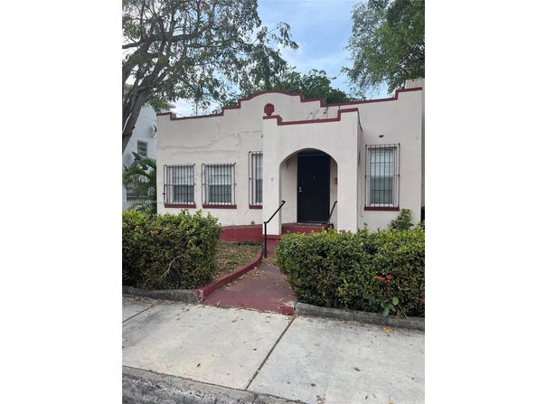 1922 SW 3rd St, Miami, FL 33135
