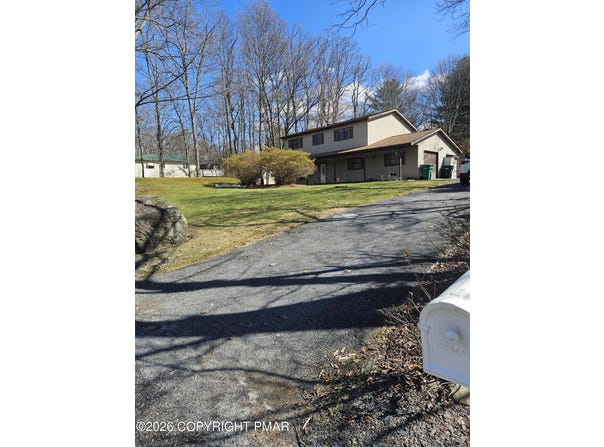 166 Tanbark Lane, Tannersville, PA 18372