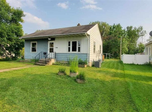 1322 W 2nd St, Eveleth, MN 55734