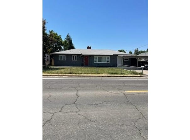 1501 Brookdale Avenue, Medford, OR 97504