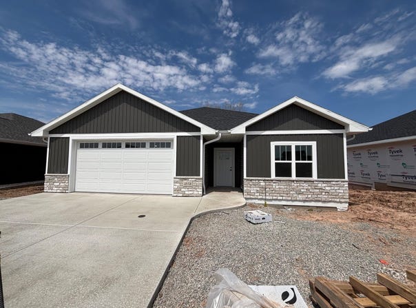 1273 AUTUMN FIELD Lane, DE PERE, WI 54115