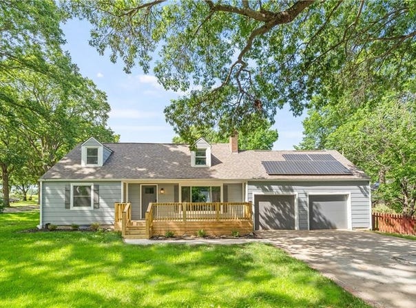 4301 W 74th Terrace, Prairie Village, KS 66208