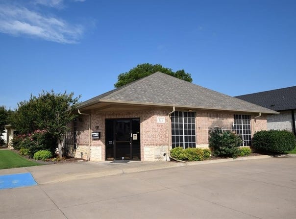 121 NW Newton Drive, Burleson, TX 76028