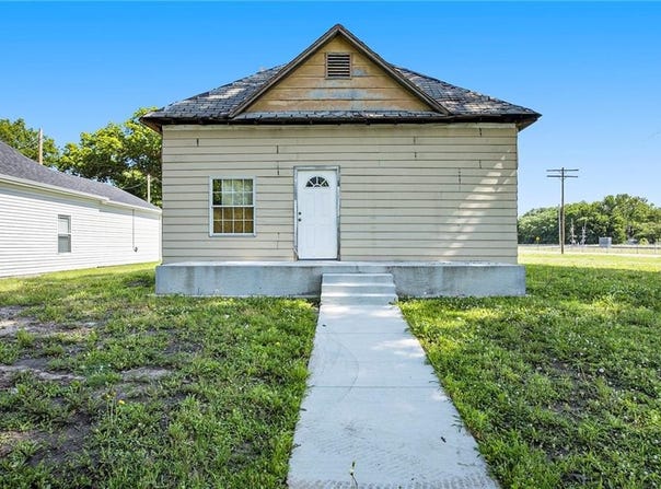 613 E Ninth Street, Pittsburg, KS 66762