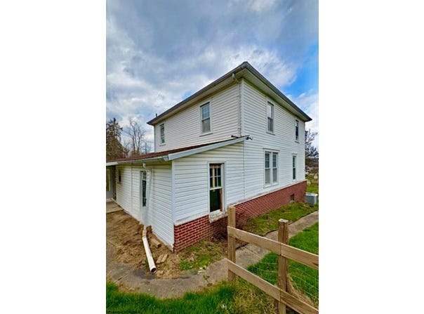 301 Hampton Road, Fairmont, WV 26554