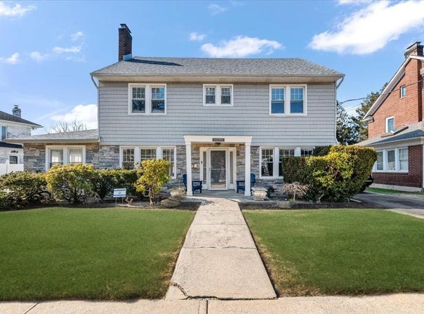 952 E Broadway, Woodmere, NY 11598