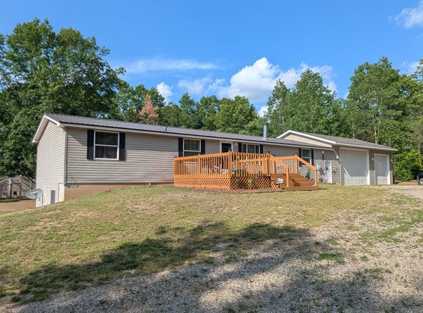 17122 Kent Avenue, Morley, MI 49336
