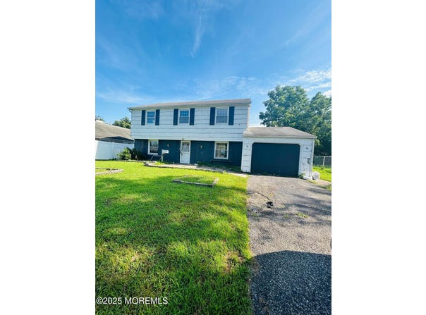 67 Parish Lane, Willingboro, NJ 08046