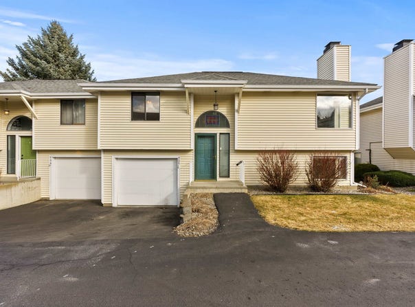 908 E Calkins Dr, Spokane, WA 99208
