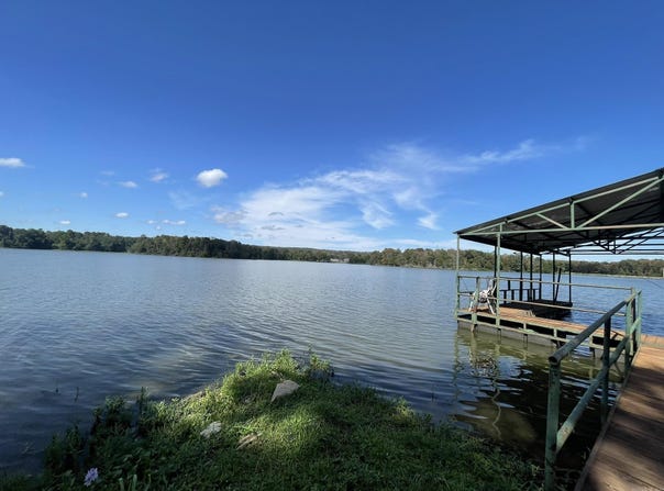 350 Round Mountain Lane, London, AR 72847