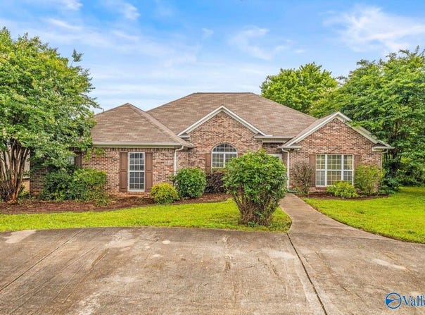 587 Charity Lane, Hazel Green, AL 35750