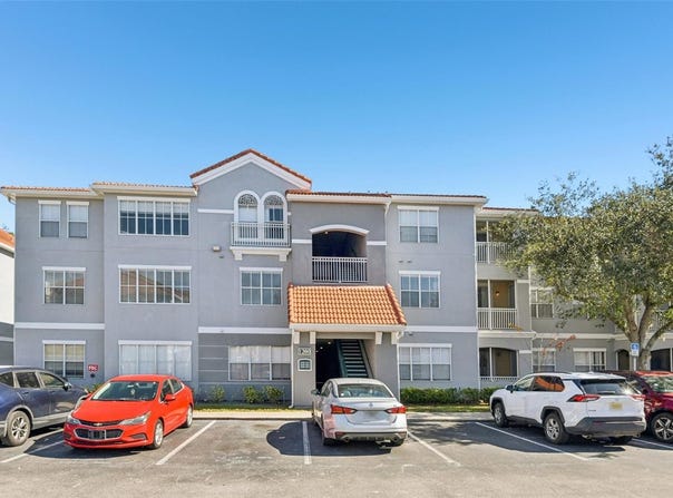 18001 RICHMOND PLACE Drive, TAMPA, FL 33647