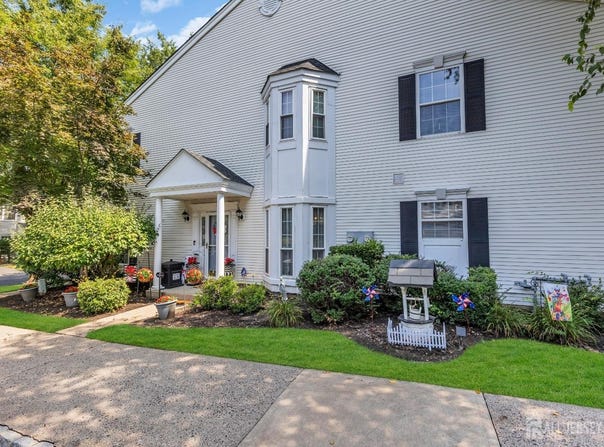 401 Harvest Lane, South Brunswick, NJ 08852