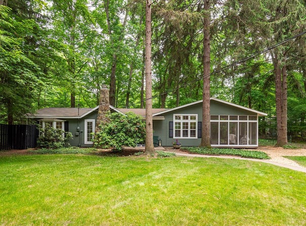 6670 Ravenswood Avenue, Sawyer, MI 49125