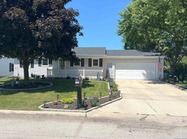 10 Winnebago Ct, MASON CITY, IA 50401