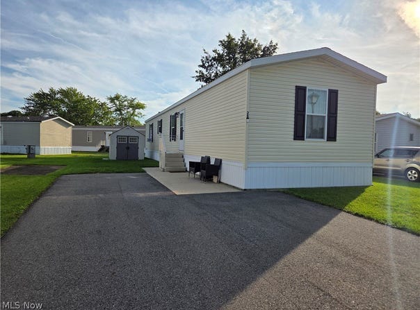 10039 State Route 700, Mantua, OH 44255