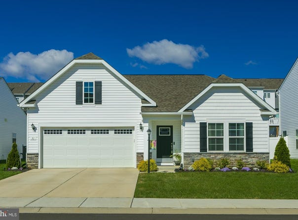 51 LUDGATE MNR, FALLING WATERS, WV 25419