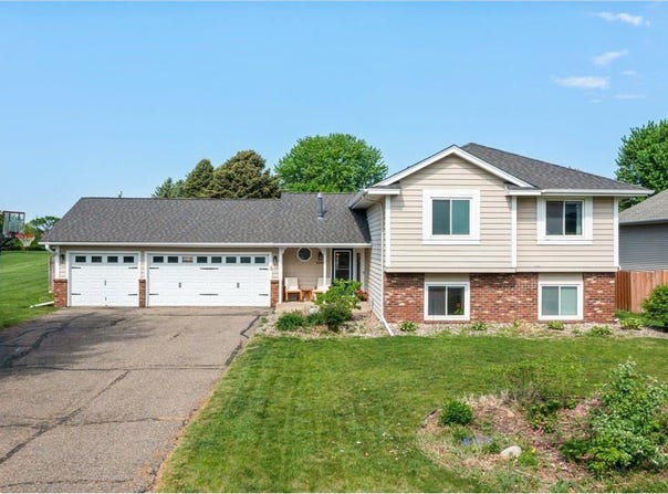 14445 Europa Avenue, Apple Valley, MN 55124