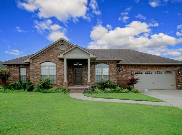 85 Larkspur Court, Russellville, AR 72802-6913
