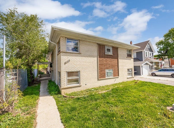 7730 Ogden Avenue, Lyons, IL 60534