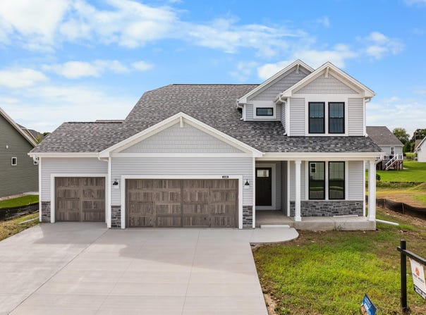 1499 Patton Dr, Hartford, WI 53027