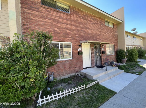 1140 S Curry Street, Carson City, NV 89703