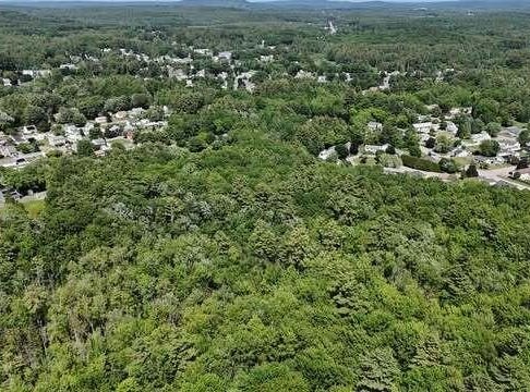 7 June Avenue, Lewiston, ME 04240