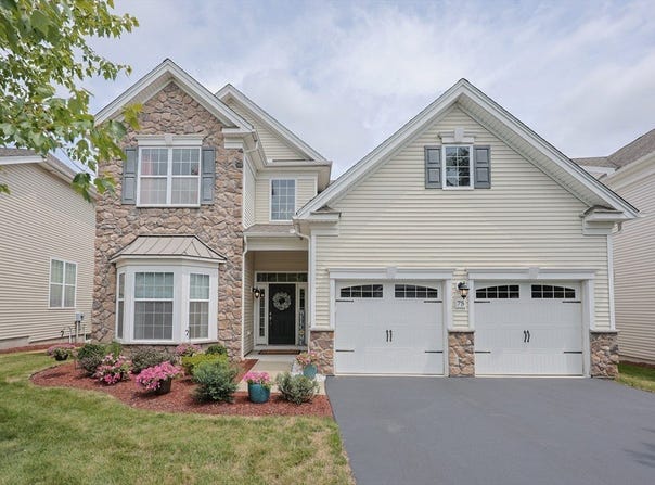 75 Sherwood Dr, Methuen, MA 01844