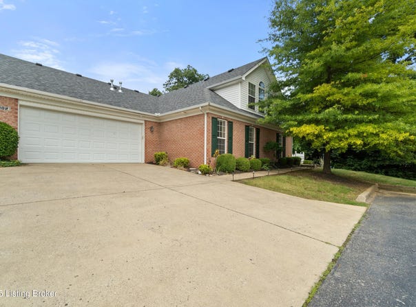1002 White Pine Pl, La Grange, KY 40031
