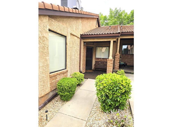 679 Ridge Rim Way, St George, UT 84770