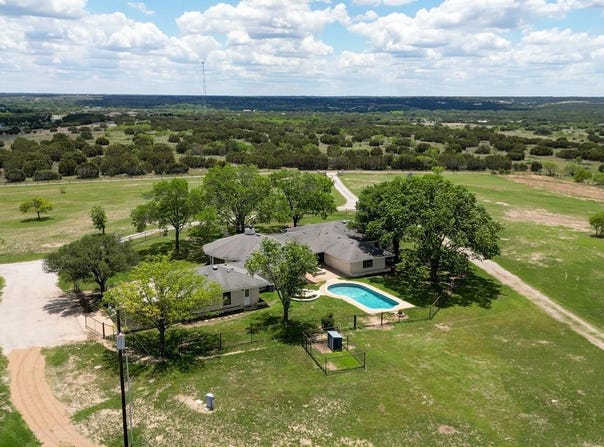 614 County Road 207, Burnet, TX 78611