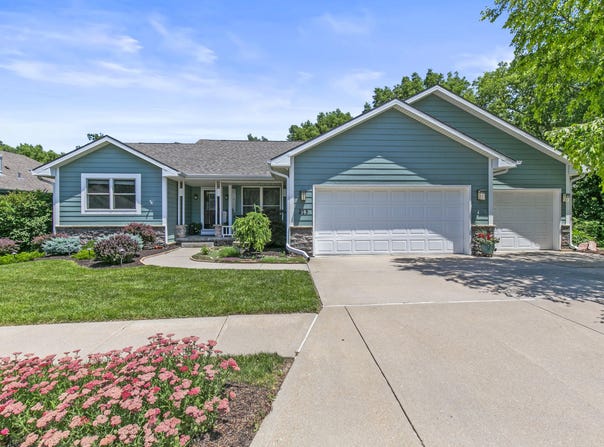 215 PARKWILD Drive, COUNCIL BLUFFS, IA 51503-1744