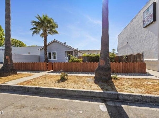 618 South C Street, Oxnard, CA 93030