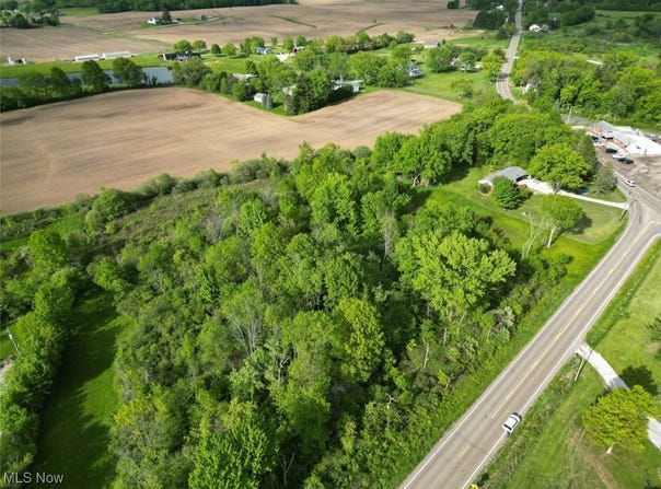 Easton Street NE, Alliance, OH 44601