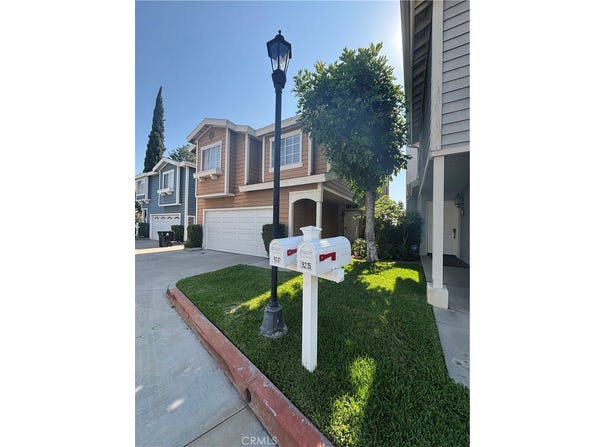 9213 Independence Way, North Hills, CA 91343