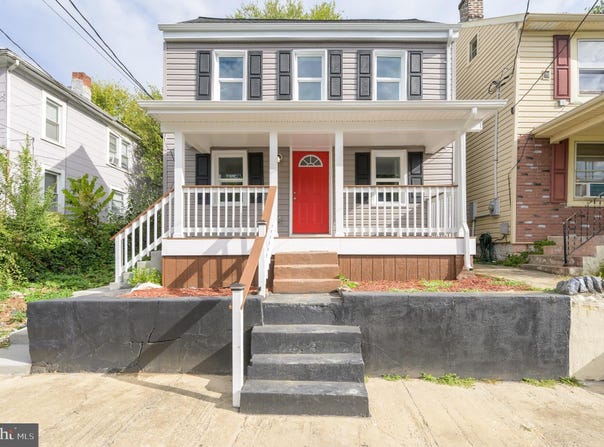 211 E LIBERTY Street, MARTINSBURG, WV 25404