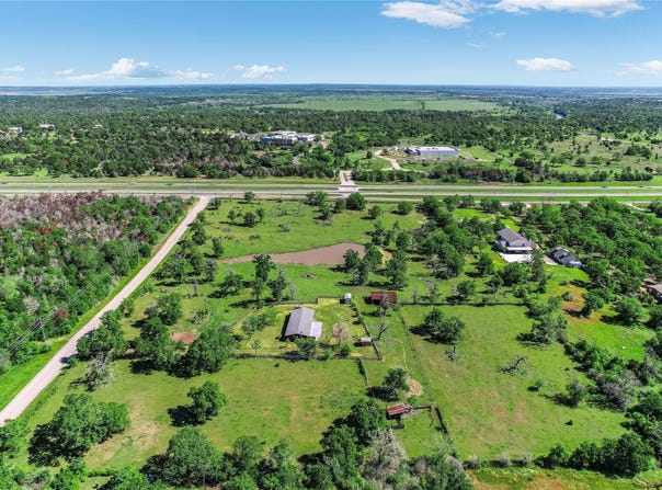 131 Still Forest DR, Cedar Creek, TX 78612
