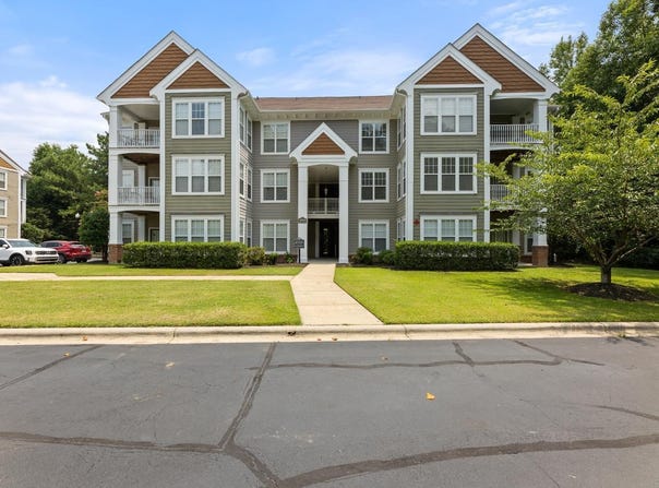 1922 Parkside Village Drive, Clayton, NC 27520