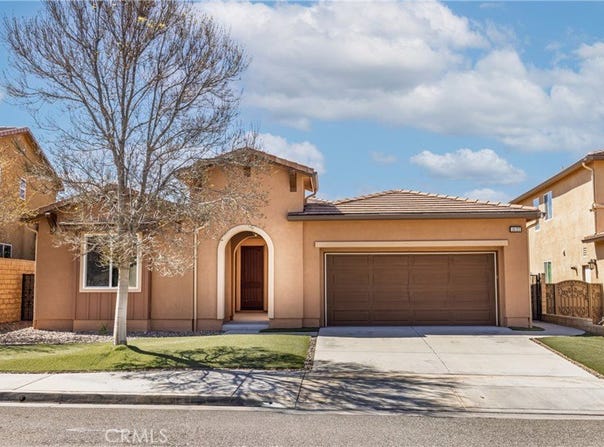 19122 Graham, Saugus, CA 91350