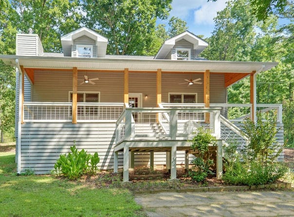 749 Sunflower Dr, Hartwell, GA 30643