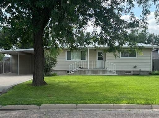 303 N Hamilton St, Lakin, KS 67860